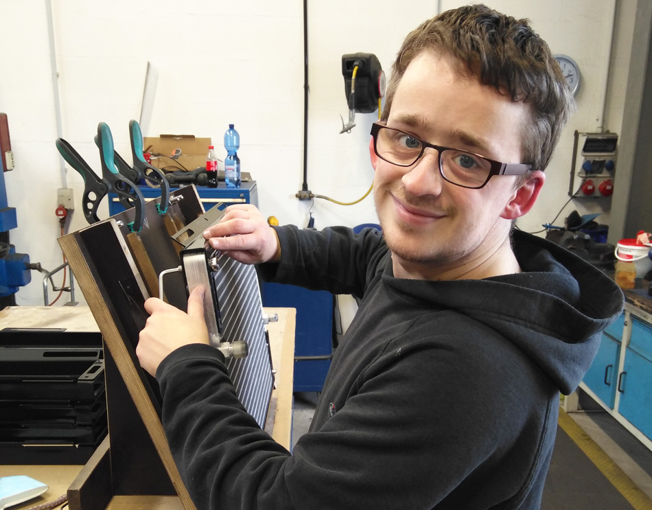 Arbeitsbereiche_Amberg_Sebastian Hausmeister-Gehilfe Andre an der Gesamtschule